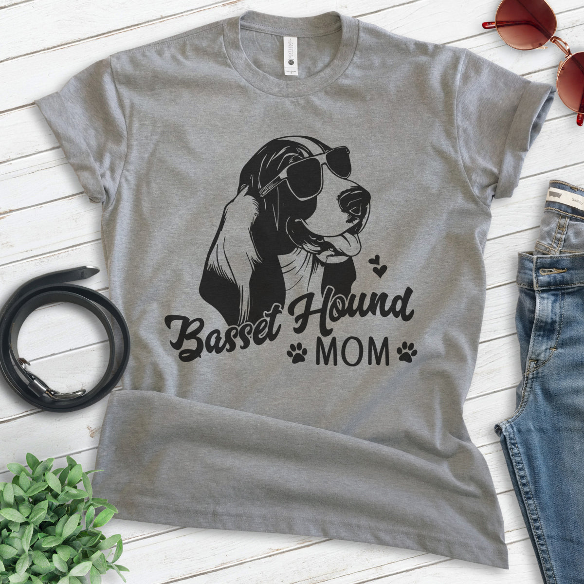 Basset Hound Mom T Shirt