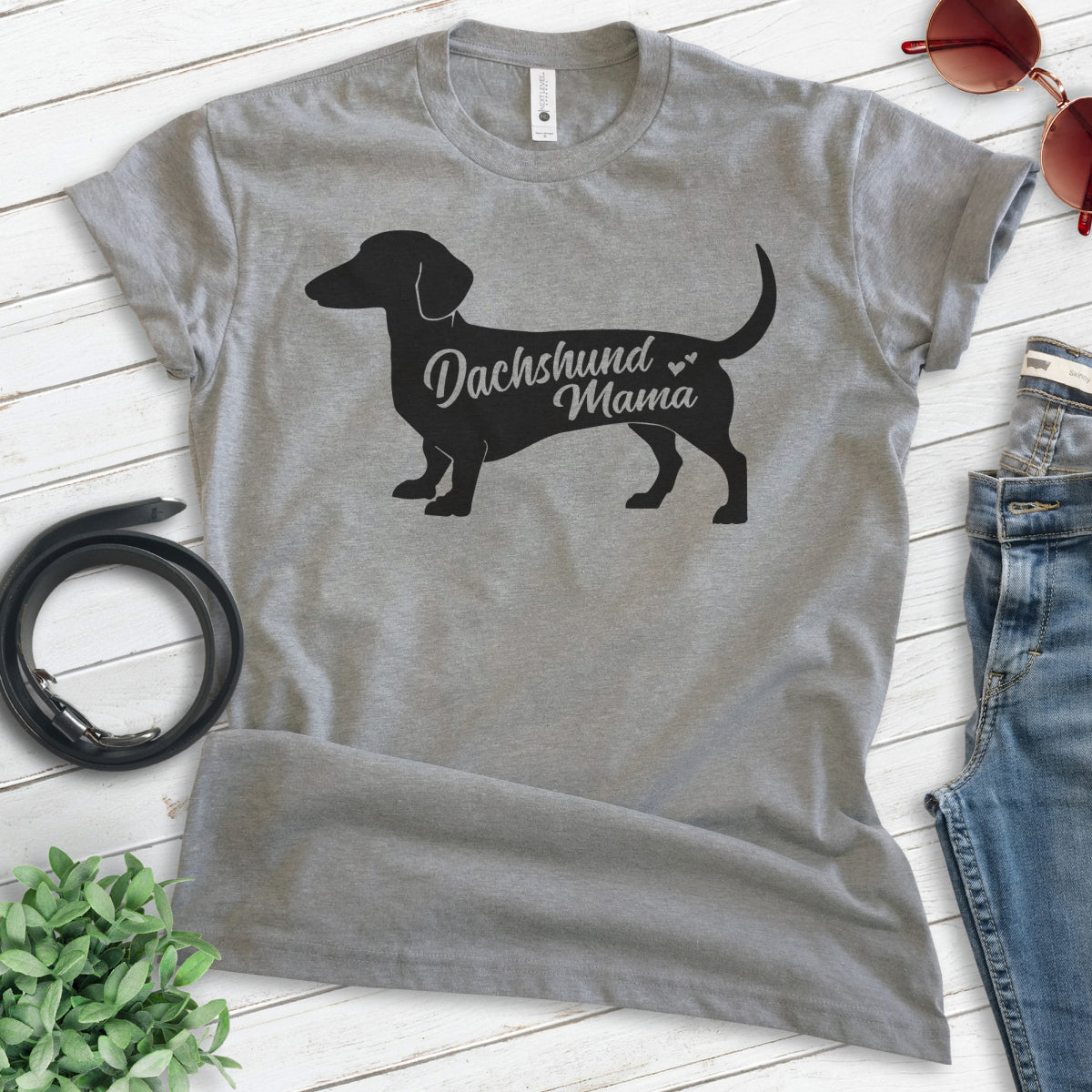 Dachshund Mama T-shirt