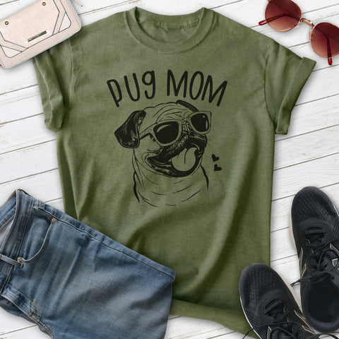 Pug Mom T-shirt