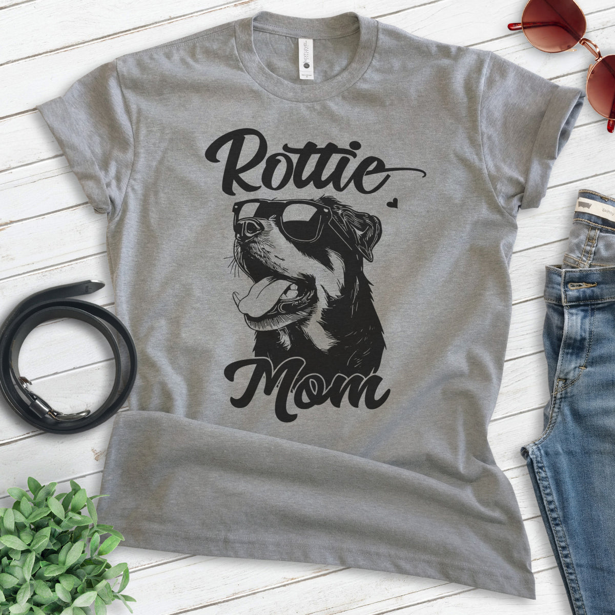 Rottie Mom T-shirt