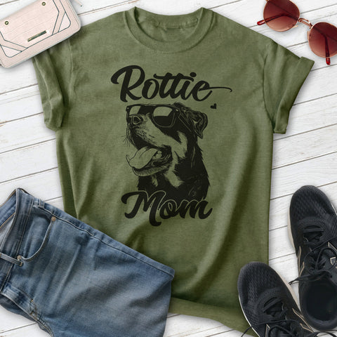 Rottie Mom T-shirt